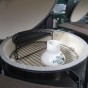 Půlkruhový smaltovaný rošt se stojanem na kuře Big Green Egg