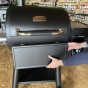 Polička ke grilu Broil King Regal 500
