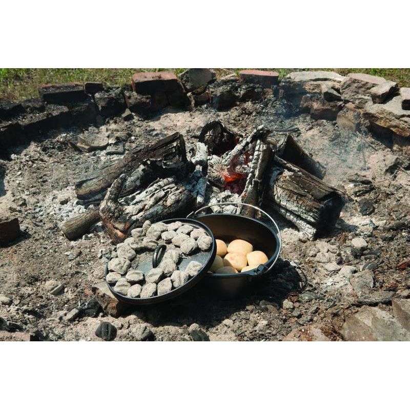 Holandská trouba Dutch Oven litinové nádobí na kempování 