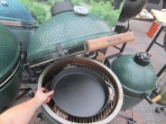 1-jak-cistit-panev-v-big-green-egg