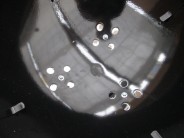 Průduchy v grilovací vaně u grilu Bar-B-Kettle
