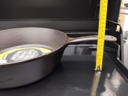 Je možn&eacute; použ&iacute;vat litinov&eacute; n&aacute;dob&iacute; na grilech typu plancha?