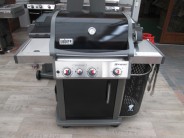 Plynový gril Weber Spirit E-320 s bočním krytem na plynovou bombu