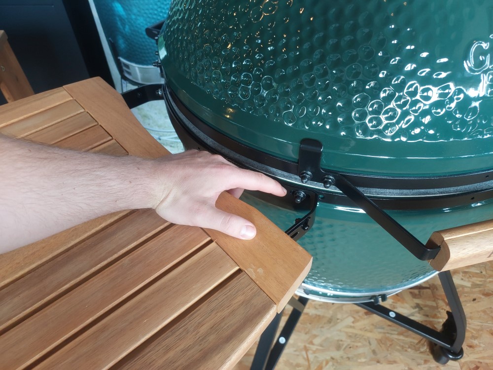 stolky ke grilu big green egg