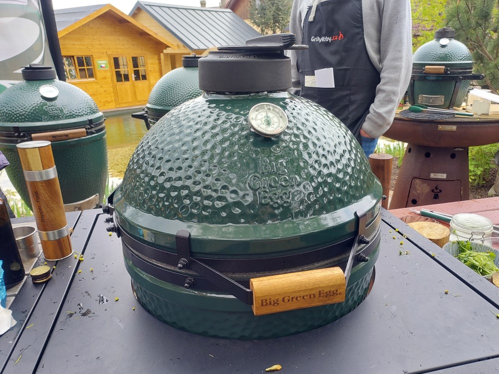 vestavný gril big green egg