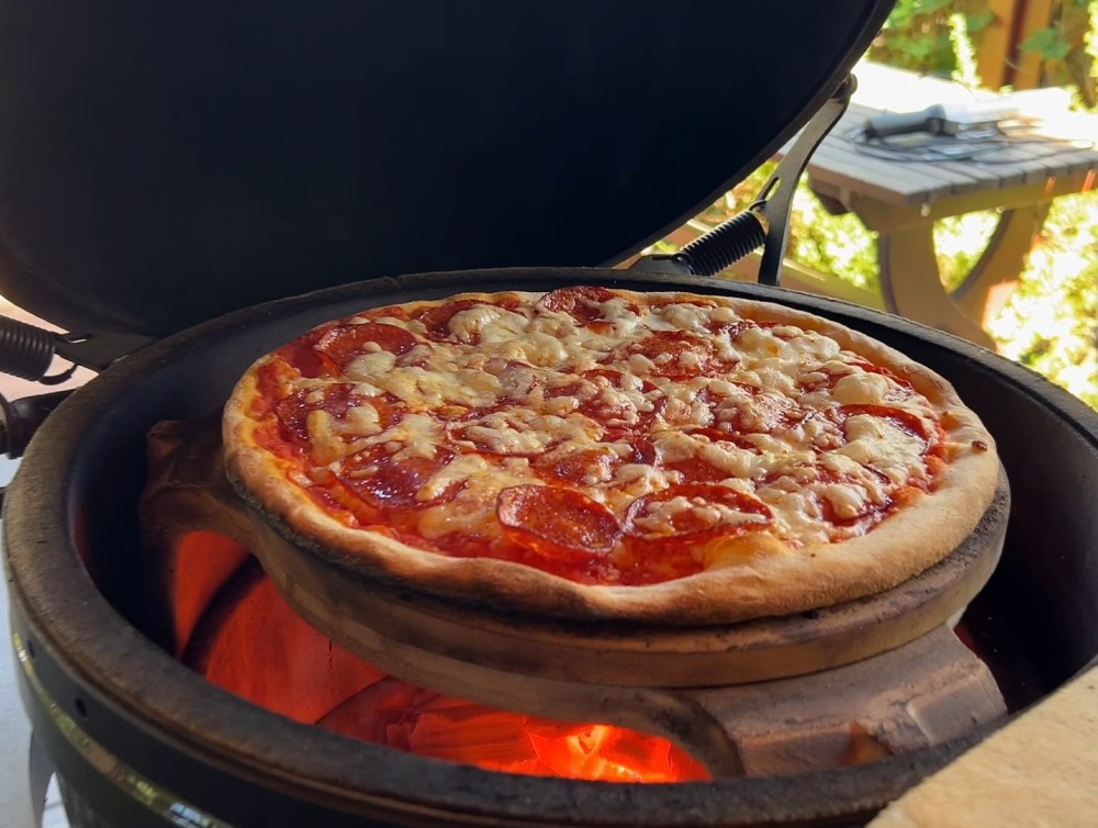 kolik pizz upeču v big green egg na jeden zátah?