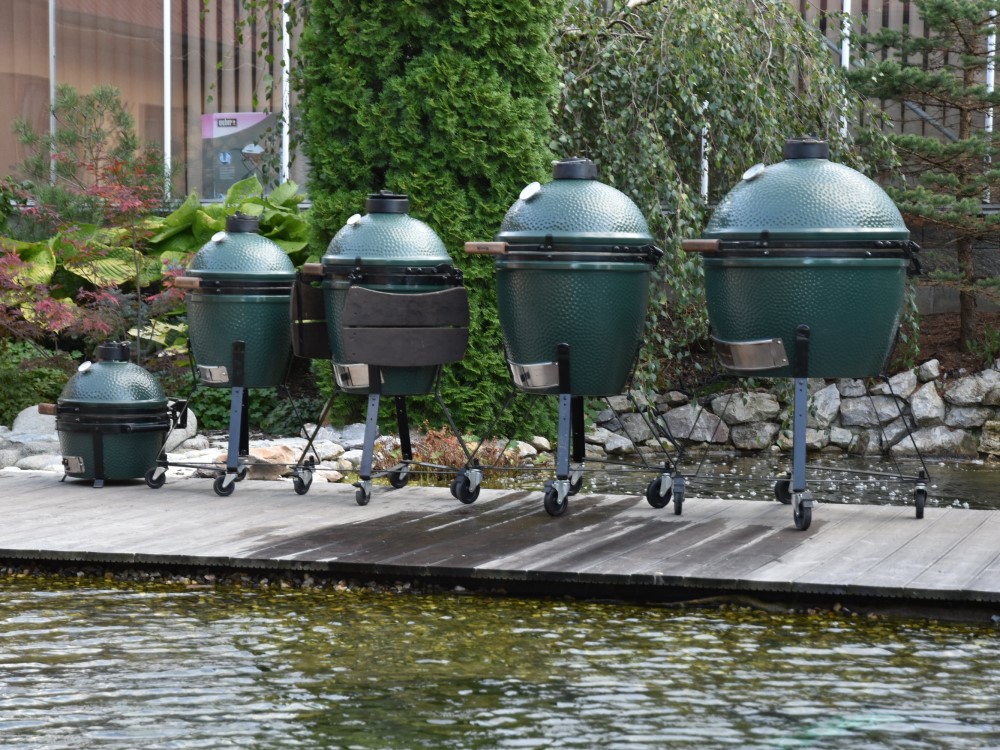 různé velikosti grilu big green egg