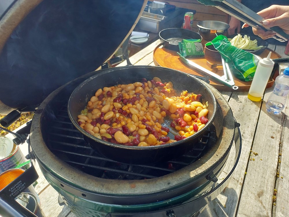 vaření v grilu big green egg