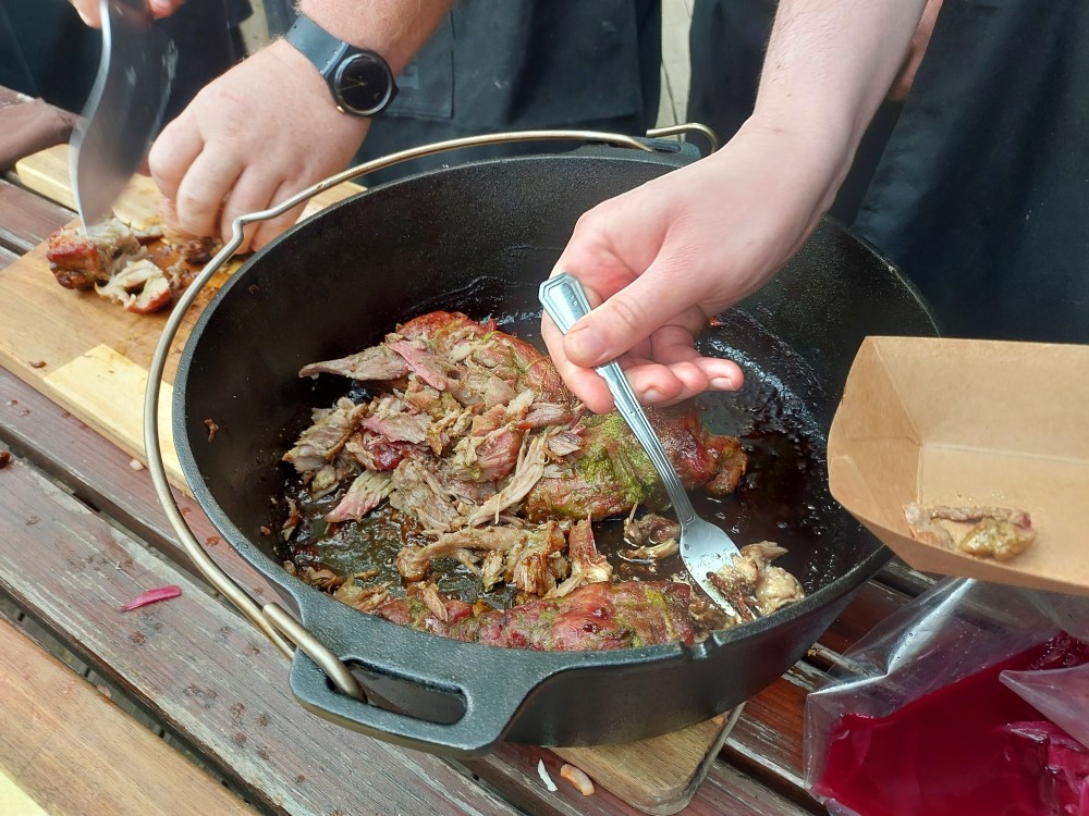 litinová pánev big green egg