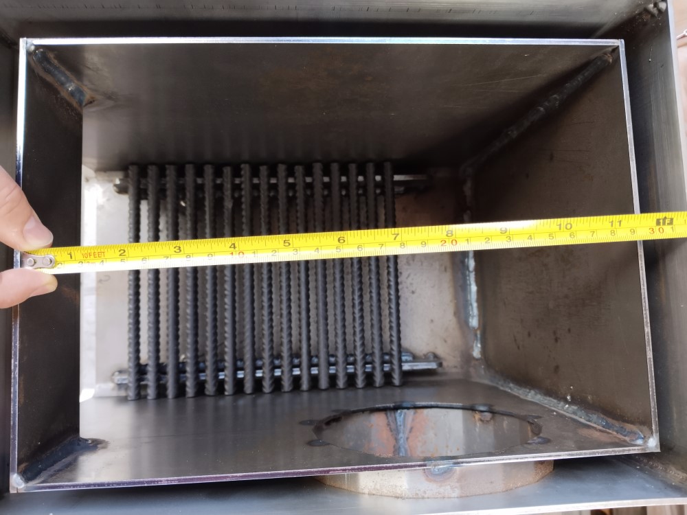 jaké rozměry má topeniště dřevěné udírny