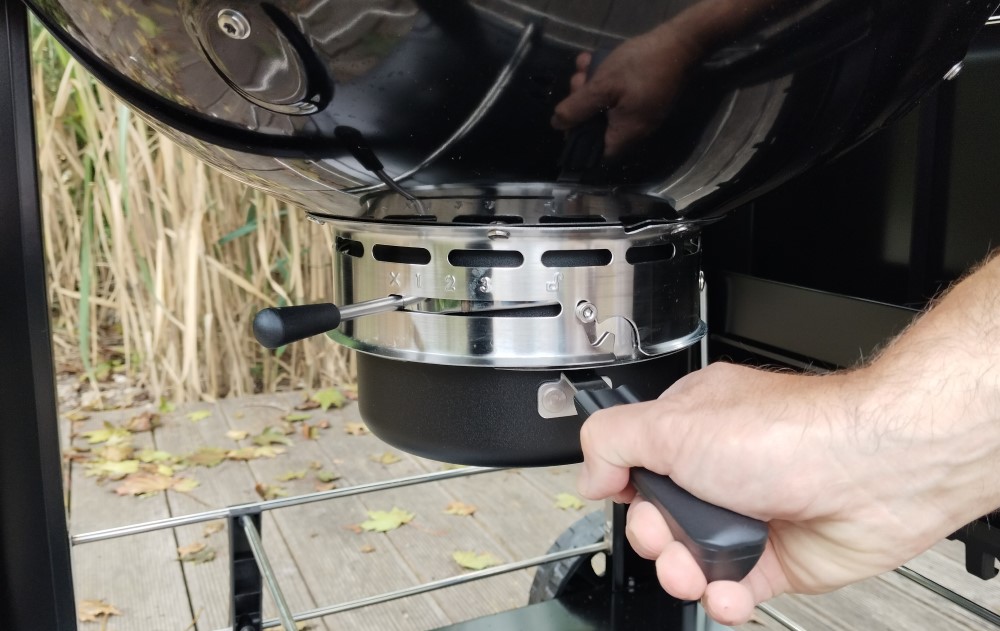 popelník grilu na dřevěné uhlí Napoleon