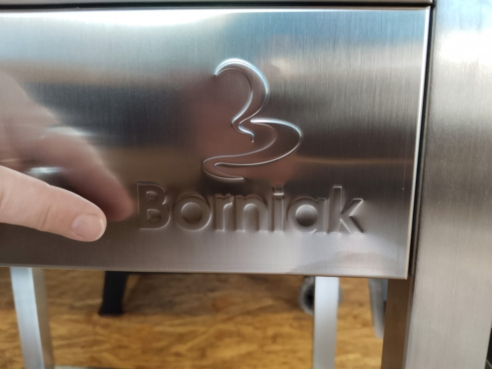 stolek pro udírny borniak