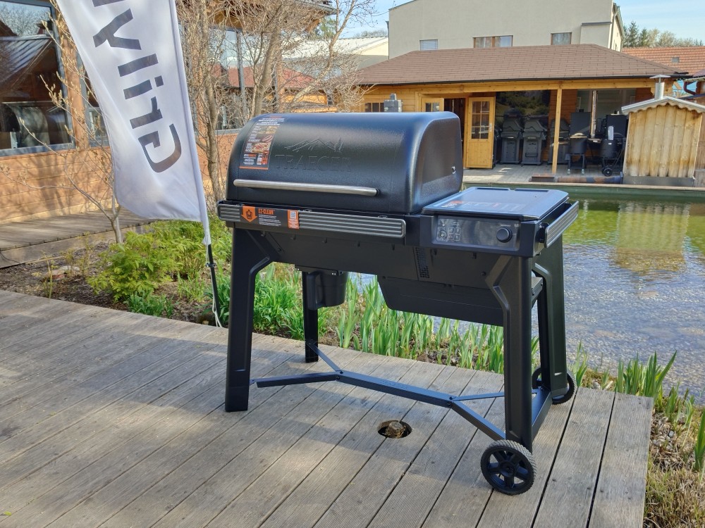 peletový gril traeger woodridge