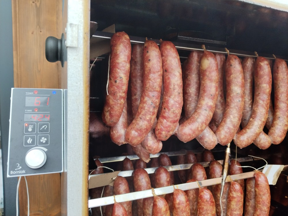 kolik klobás se vejde do udírny borniak