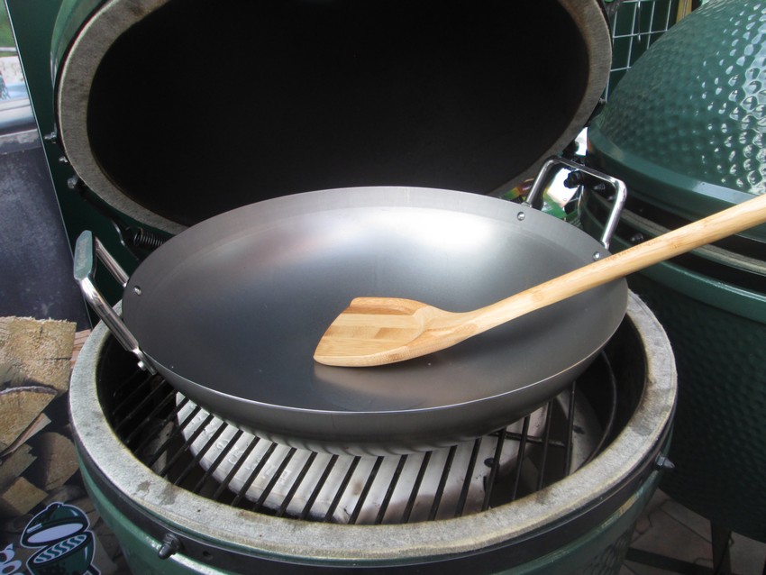 wok pánev