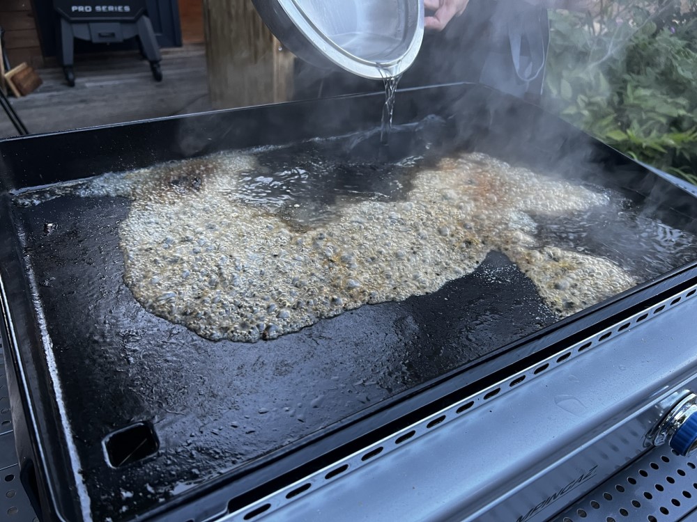 jak správně vyčistit gril plancha