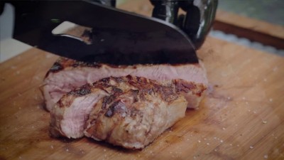 Grilovaný hovězí steak tomahawk