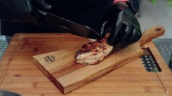 Kuřecí supreme na grilu - deatil na grilované maso