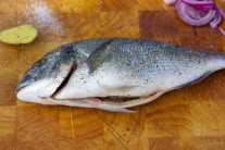 Recept na grilovanou pražmu na bylinkách