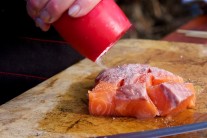 Recept na grilovaný špíz z lososa a krevet