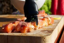 Recept na grilovaný špíz z lososa a krevet