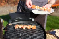 Recept na grilovaný špíz z lososa a krevet