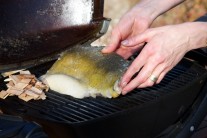 Recept na kapra uzeného na grilu