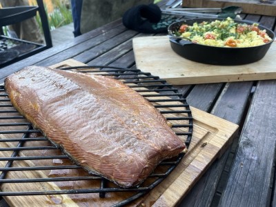 Uzený losos s kuskusovým salátem