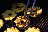 Recept na ananasový koláč na grilu