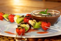 Recept na ovocný špíz s čokoládovou omáčkou
