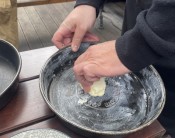 Crumble - ovocný koláč pečený na grilu