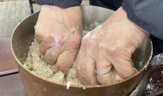 Crumble - ovocný koláč pečený na grilu