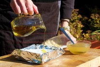 Recept na grilovaný camembert s brusinkami a rozmarýnem