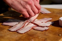 Recept na hermelín grilovaný ve slanině