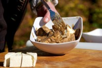 Recept na grilované tofu s mrkvovým salátem