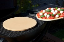 Recept na pizzu s rajčaty, mozzarellou a bazalkou