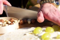 Recept na grilovanou tortillu se sýrem brie a hroznovým vínem