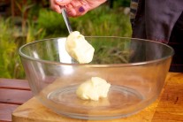 Recept na bílou BBQ omáčku