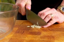 Recept na bílou BBQ omáčku