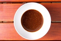 Klasická tmavá omáčka BBQ