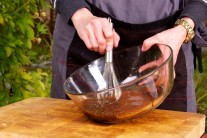 Klasická tmavá omáčka BBQ