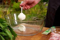 Krémová křenová omáčka