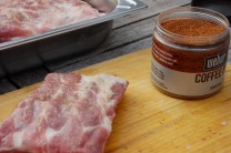 Recept na domácí uzená žebra