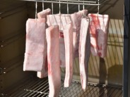 Uzený špek naložený na sucho