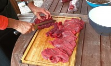 Recept na falešnou svíčkovou uzenou tekutým kouřem