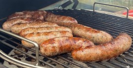 Recept na grilovací klobásy s medvědím česnekem