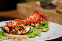 Recept na hamburger s trhaným kuřecím masem