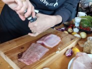 Recept na kapra na grilu se sal&aacute;tem a bramborem