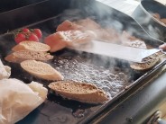 Recept na kapra na grilu s opečenou bagetou