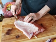 Recept na kapra na grilu s opečenou bagetou